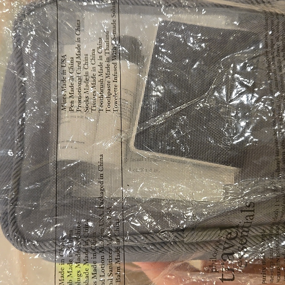 United Airlines Business First Class Amenity Kit - Philosophy Travel Essentials - Picture 6 of 6